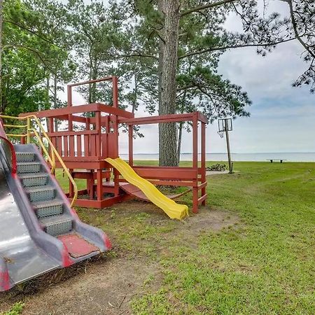 Vacation Home Lake Livingston! Onalaska Eksteriør billede
