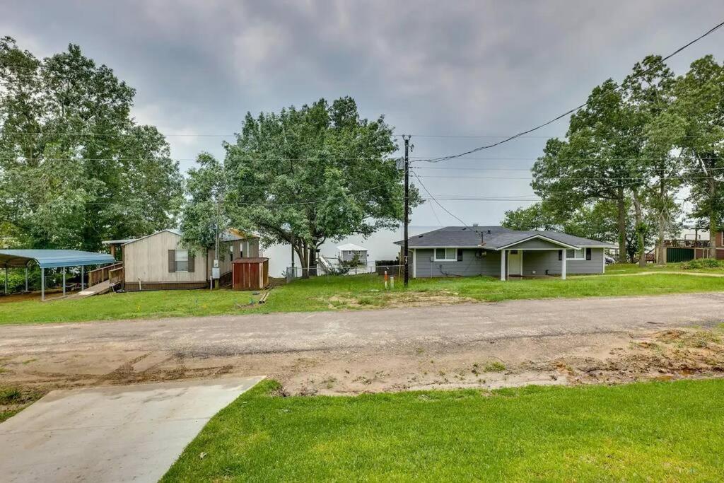 Vacation Home Lake Livingston! Onalaska Eksteriør billede